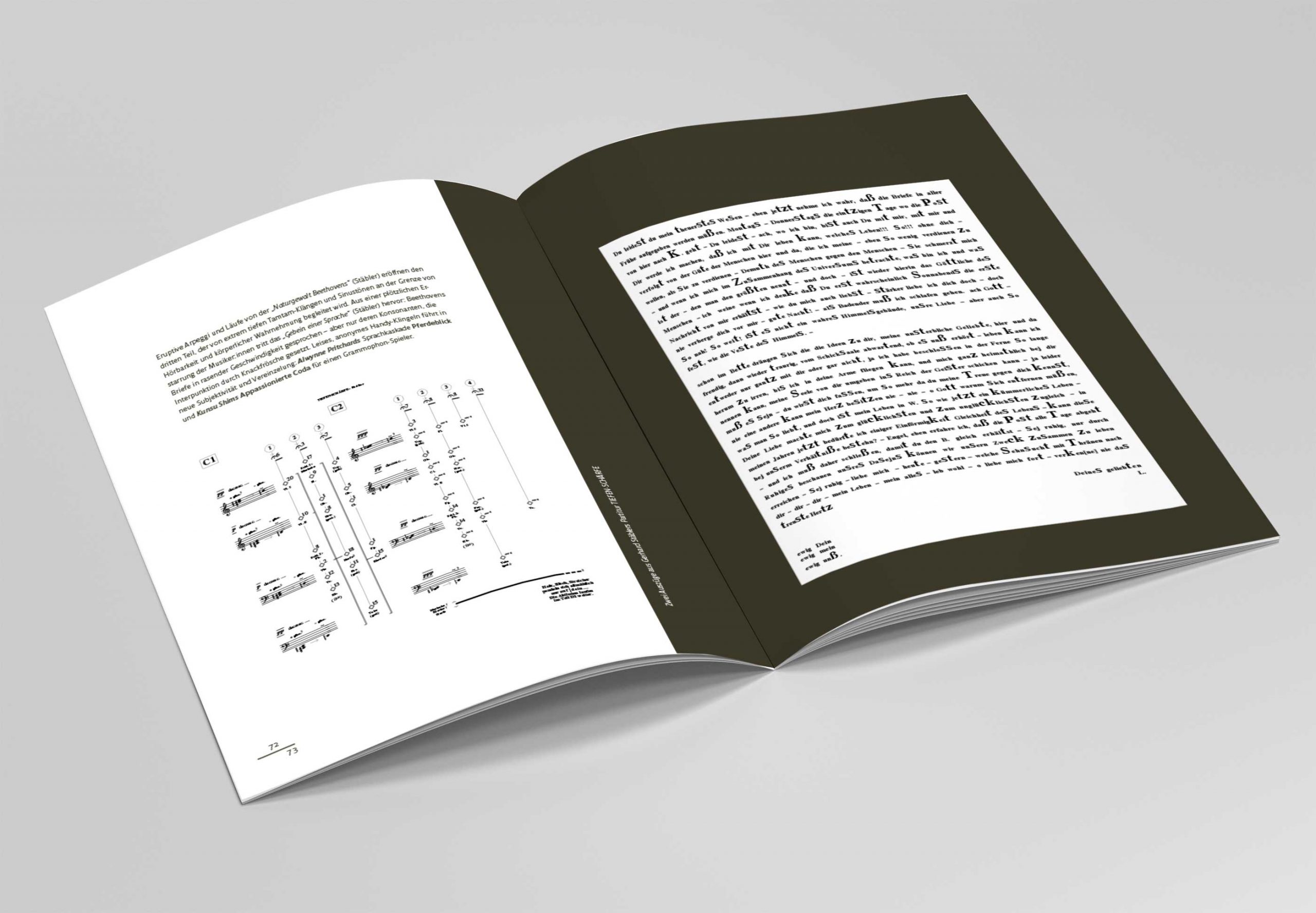 Katalogdesign-Doppelseite-Partitur-Tiefenschaerfe